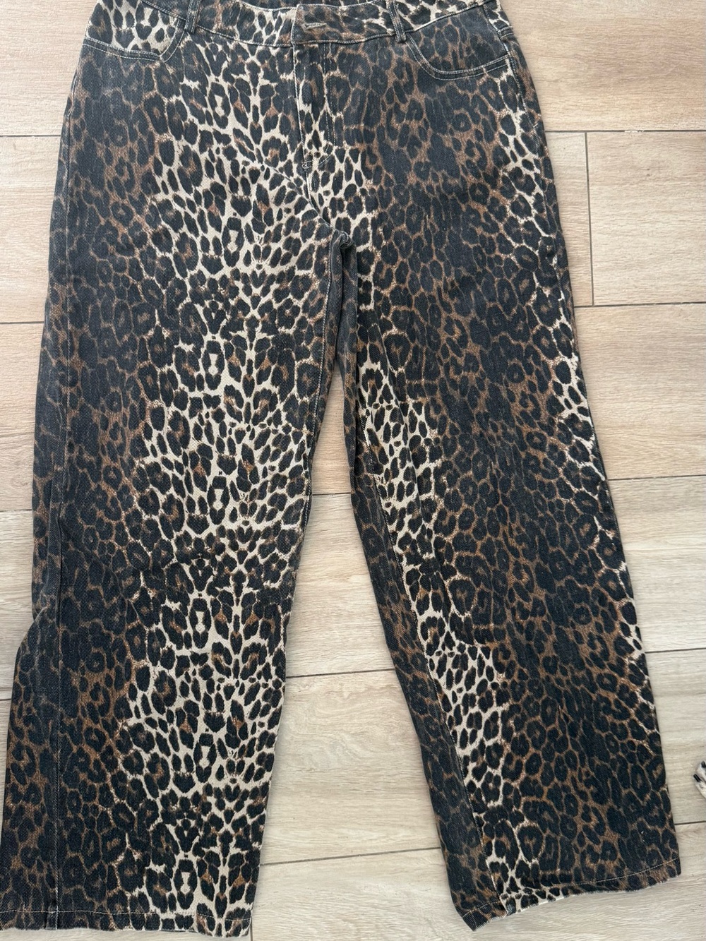 Edikted Leopard-Print Jeans with Pink Logo Tag